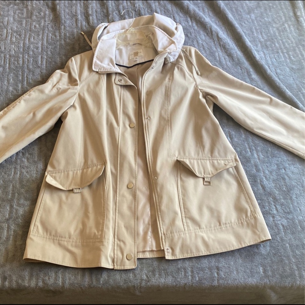 Rain coat